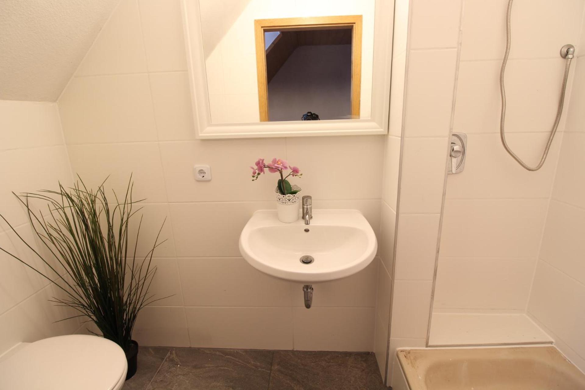 Hotel Ulm Zentrum - Komplettes Zimmer, Hochbett, Android Tv & Eigenem Bad - Perfekt Fuer Familien & Gruppen Экстерьер фото